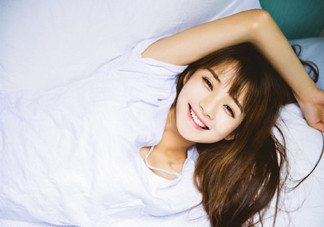 女孩月經(jīng)初潮量多量少正常嗎？月經(jīng)初潮一般幾天干凈？