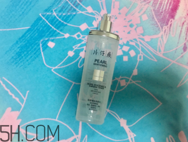 片仔癀珍珠亮膚水適合敏感皮嗎？有刺激嗎？