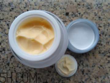 片仔癀珍珠膏白天能用嗎？會(huì)不會(huì)變黑？