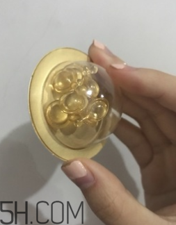 伊麗莎白雅頓精華膠囊油不油？適合油皮嗎？