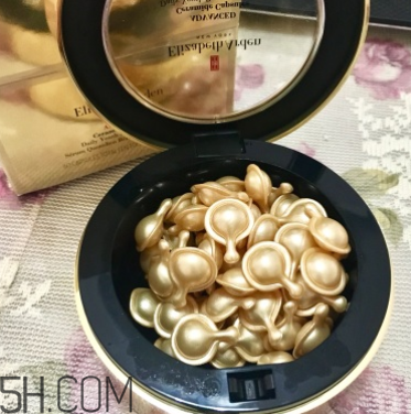 伊麗莎白雅頓精華膠囊油不油？適合油皮嗎？