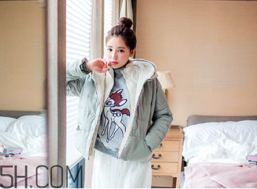羽絨服出毛是怎么回事？羽絨服怎么清洗干凈？
