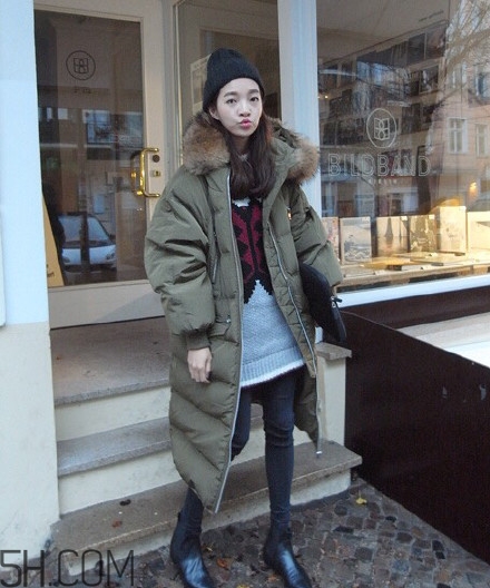 羽絨服怎么穿不顯胖？冬季好看的女裝羽絨服時尚搭配