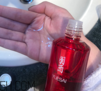 羽西靈芝水油不油？適合油皮嗎？