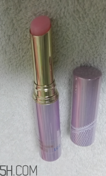 娥佩蘭潤唇膏有香味嗎？娥佩蘭潤唇膏有味道嗎？