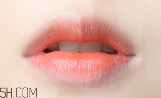 cherry me潤(rùn)唇膏是哪國(guó)的？cherry me潤(rùn)唇膏好用嗎？