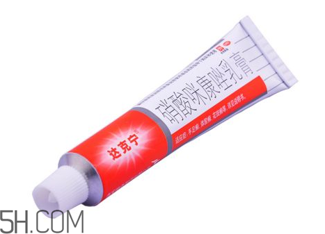 達(dá)克寧能治灰指甲嗎？達(dá)克寧能擦臉嗎？