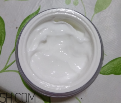瓷肌御雪祛斑霜夏天能用嗎？瓷肌御雪祛斑夏天用油嗎？