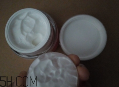 瓷肌御雪祛斑霜夏天能用嗎？瓷肌御雪祛斑夏天用油嗎？