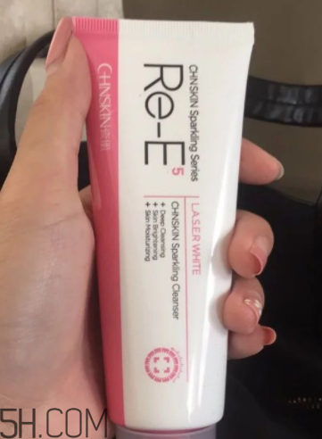 瓷肌晶透雪肌潔面乳可以卸妝嗎？清潔力如何？
