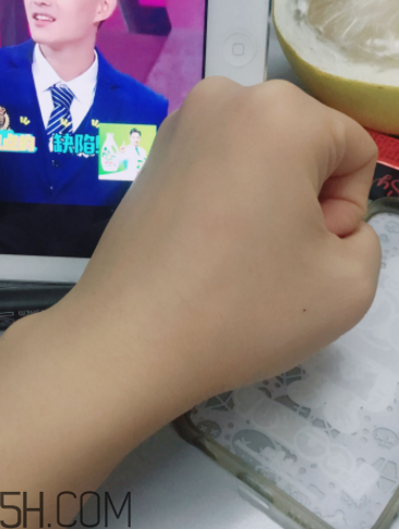 瓷肌晶透雪肌潔面乳可以卸妝嗎？清潔力如何？