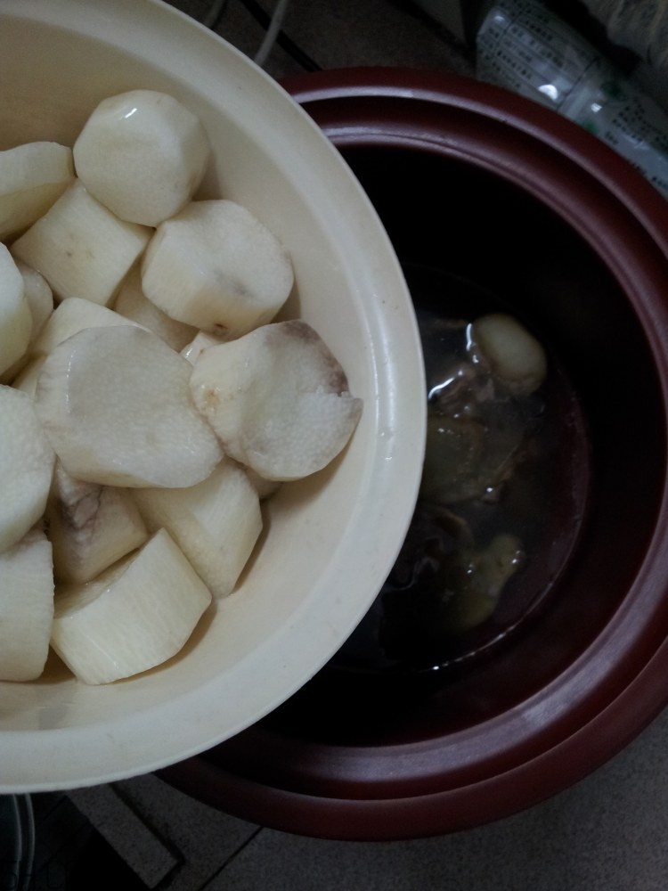馬蹄和山藥能一起煲湯嗎？山藥和馬蹄能一起吃嗎？