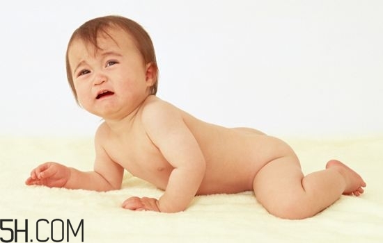 怎樣能夠訓(xùn)練嬰幼兒的肌肉？寶寶為什么總是在鬧騰？