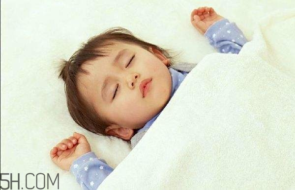 常對(duì)嬰幼兒撫觸有哪些作用？寶寶一周歲怎樣安排作息？