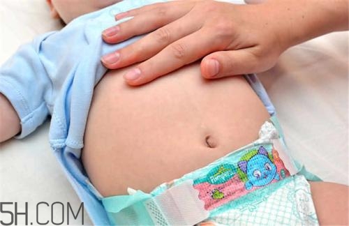 嬰幼兒腹脹要怎樣按摩？寶寶吃奶睡著了怎么辦？