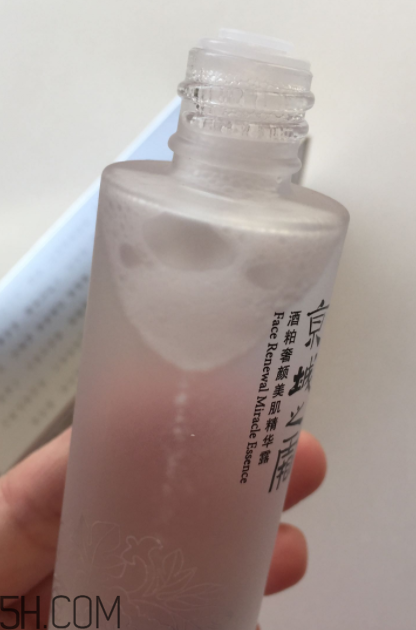 京城之霜神仙水含酒精嗎？適合脆弱敏感肌嗎？