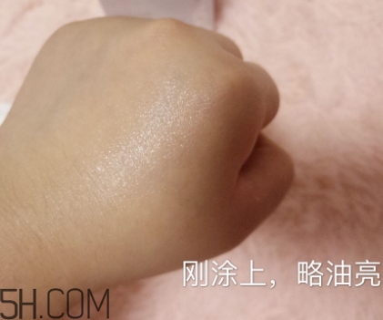 自然堂化妝品多少錢一套？