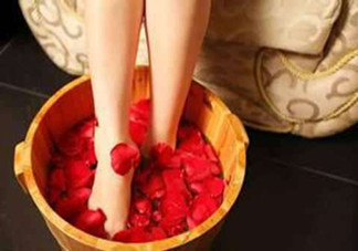 女性冬季泡腳要注意什么？女性泡腳養(yǎng)生的方法是什么？