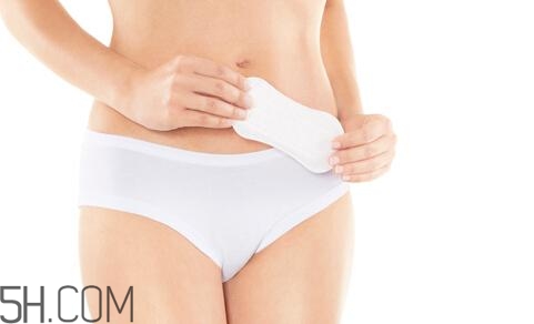 女人如何正確的使用衛(wèi)生巾？衛(wèi)生巾清涼好不好？