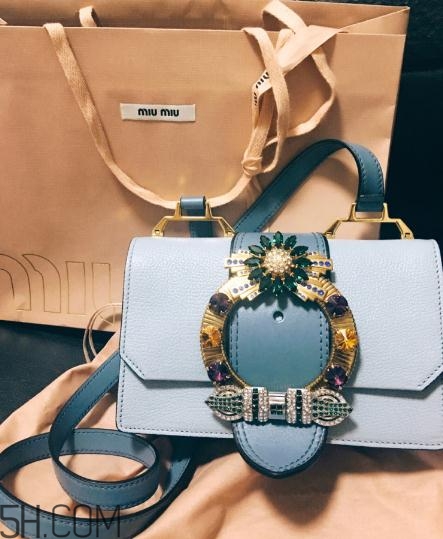 miumiu包包一般多少錢？這么仙的包包千萬別錯(cuò)過
