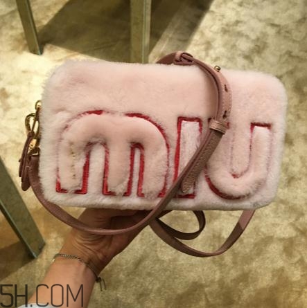 miumiu包包一般多少錢？這么仙的包包千萬別錯(cuò)過