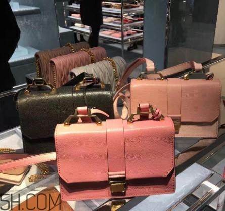 miumiu包包一般多少錢？這么仙的包包千萬別錯(cuò)過