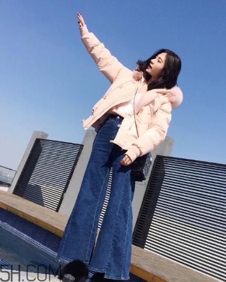 粉色面包服配什么褲子？少女心爆棚的經(jīng)典搭配