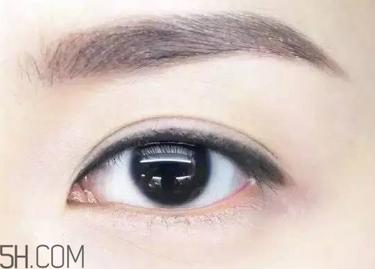 V型眼線怎么畫？V型眼線畫好美到冒泡