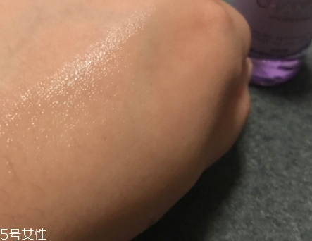 自然堂凝時(shí)鮮顏系列適合什么膚質(zhì)？