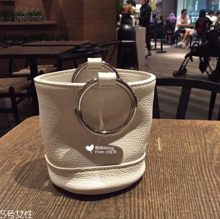 simon miller包包怎么樣？水桶包有這個就夠了