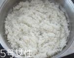 臘腸在蒸之前要泡水嗎？吃臘腸兩步走