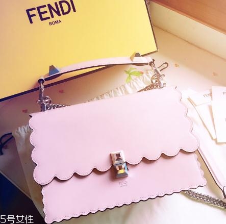 fendi包包多少錢？經(jīng)典的意大利老牌包包