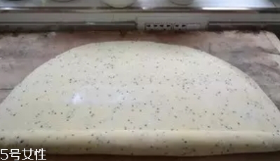 ?炸麻葉用什么水和面？面粉還是淀粉還是木薯粉