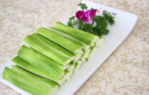 絲瓜吃多了會(huì)怎樣？挑選絲瓜的方法