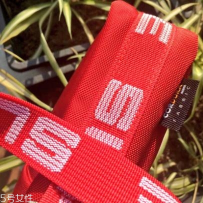 supreme2018春夏款肩挎包怎么樣？