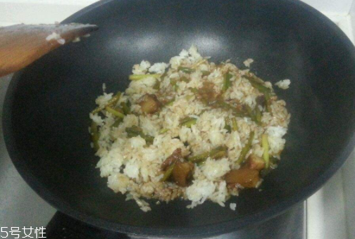 剩菜有哪些風險？食物還是新鮮的好