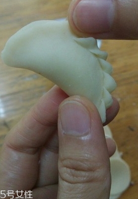 油角的皮要怎樣才松脆？關(guān)鍵看火候和時間