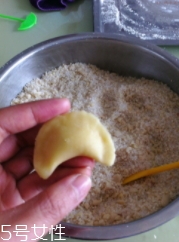 炸油角的面怎么和？用生面還是燙面你知道嗎？