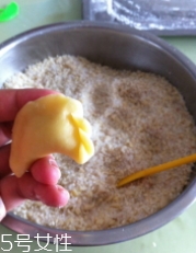 炸油角的面怎么和？用生面還是燙面你知道嗎？