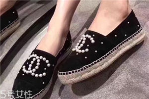 香奈兒漁夫鞋舒服嗎？千萬別小看這雙平底鞋