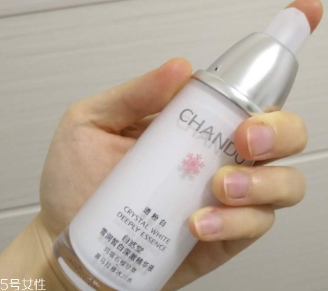 自然堂精華液適合多大年齡用？