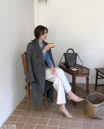 深灰色大衣怎么搭配？極致低調(diào)的時(shí)髦
