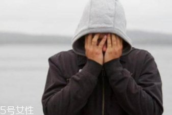 抑郁癥為什么會引發(fā)腹瀉？神經(jīng)功能混亂危害大