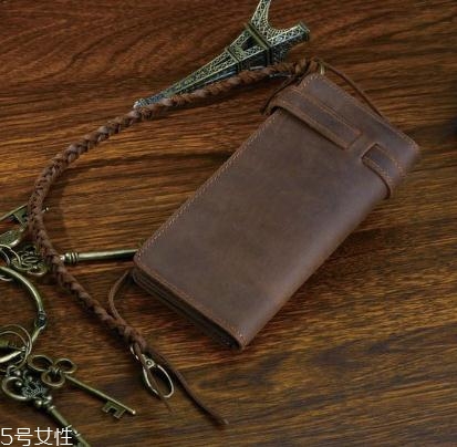 瘋馬皮為什么越用越亮？都是時(shí)間的沉淀