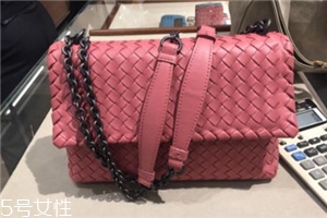 bv包包是什么牌子？一線女星最愛的經(jīng)典款