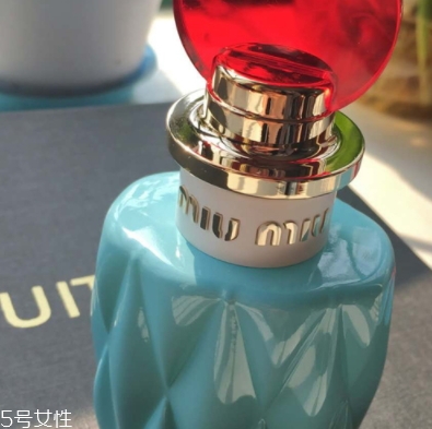 miumiu2018粉色香水好聞嗎？和舊款香水哪個(gè)更好聞