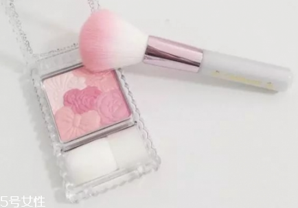 腮紅怎么用好？正確使用腮紅的方法