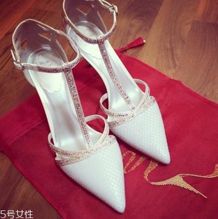 rene caovilla是什么檔次？無數(shù)女人的夢幻水晶鞋