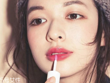 2018開年爆款色莓果紫，怎么涂更美？