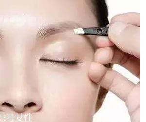 眉型為什么很奇怪？眉頭沒(méi)畫(huà)好